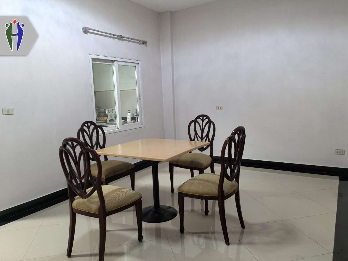 Townhouse 3 Stories for rent south Pattaya, have bathbus