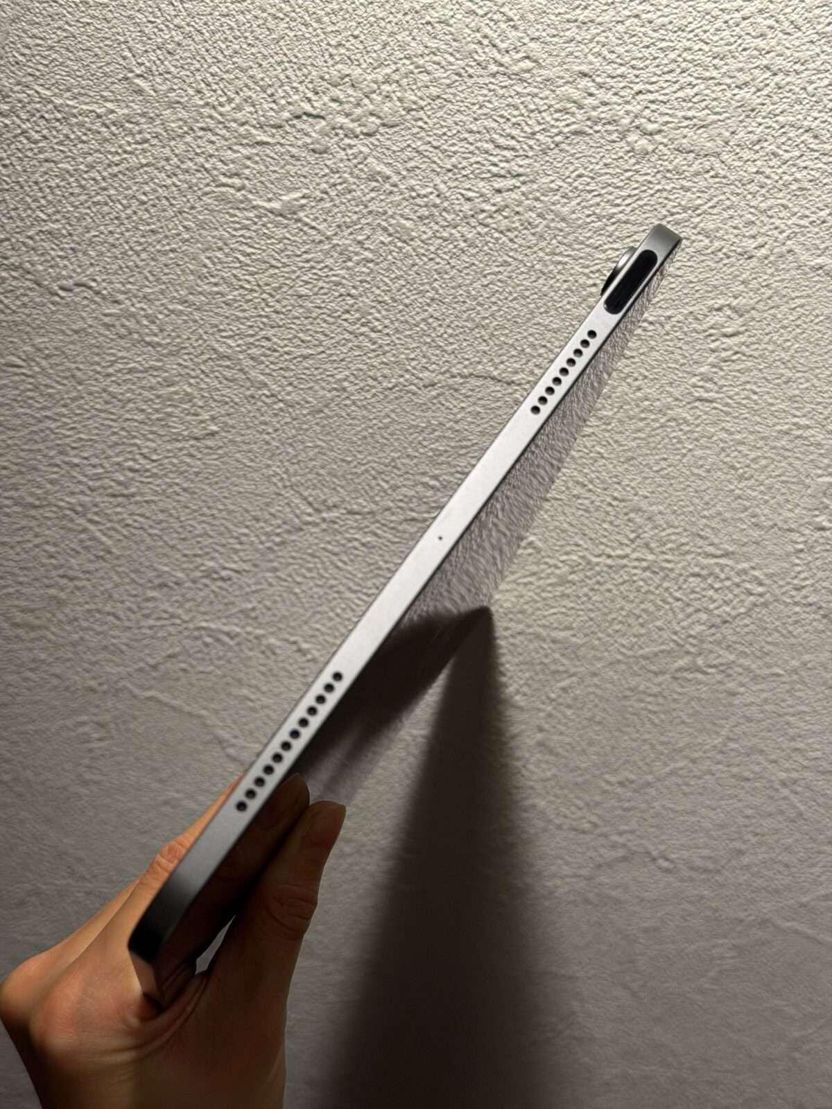 iPad Air 4 64GB Excellent Condition — photo 2