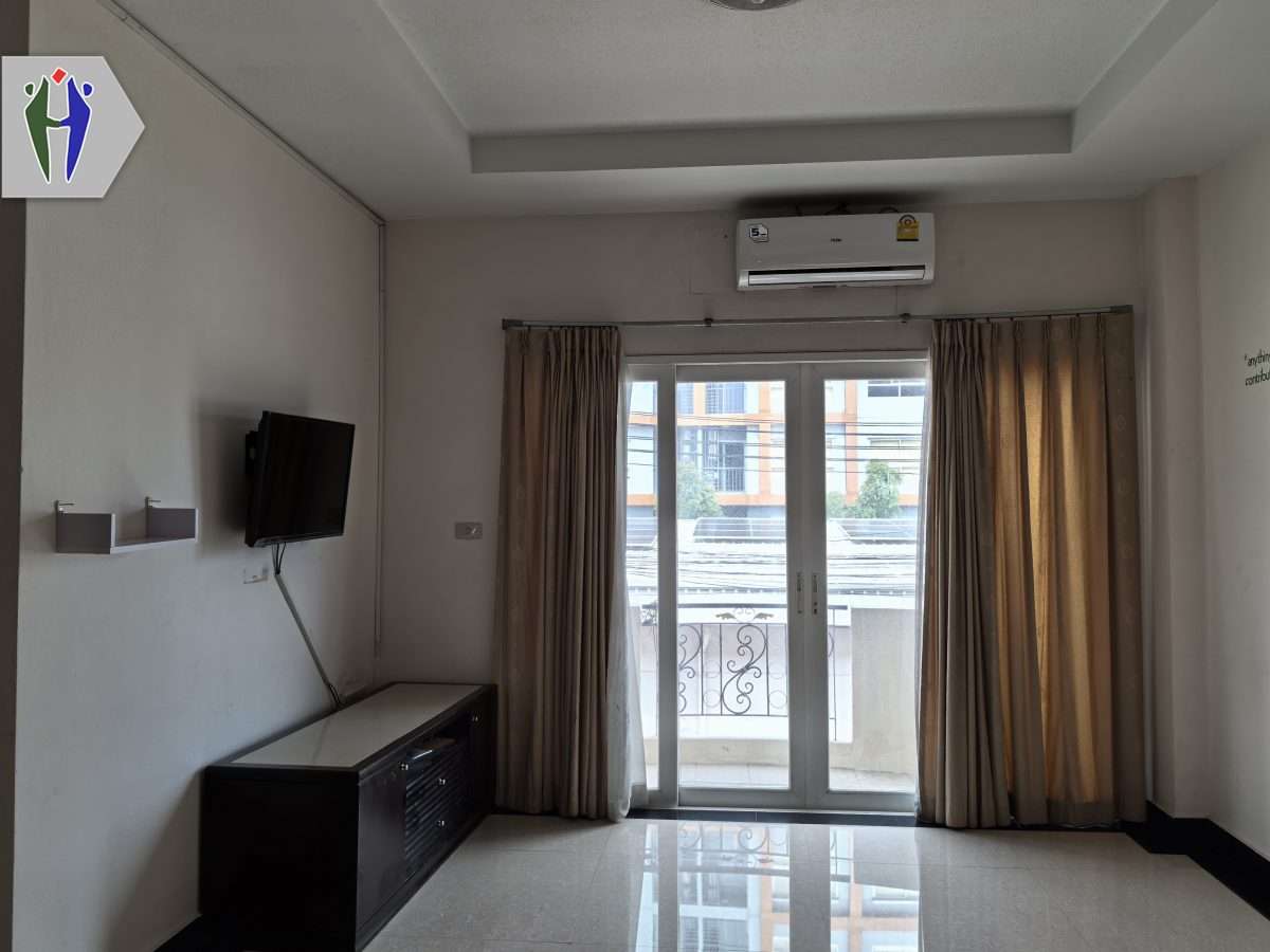 Townhouse 3 Stories for rent south Pattaya, have bathbus — photo 2