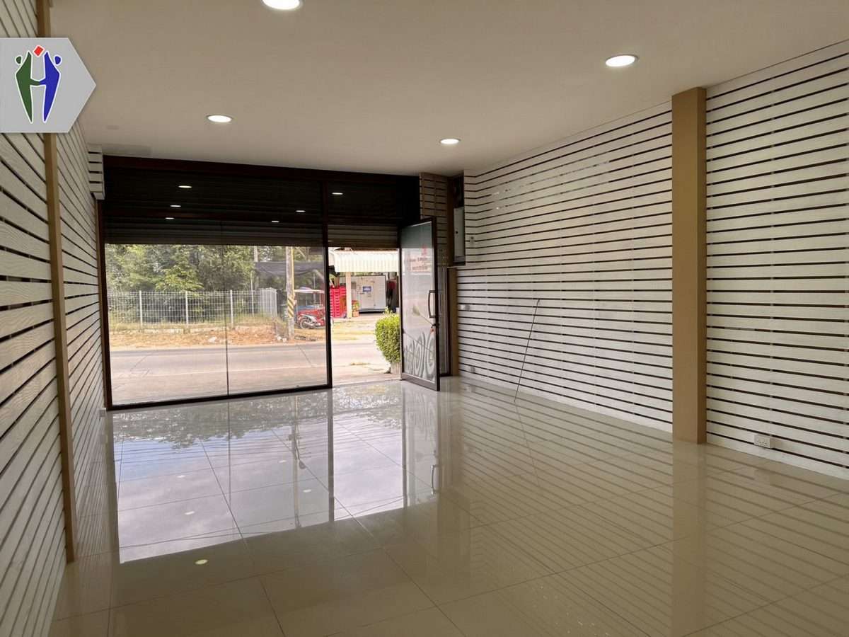 Commercial building for rent in Saim Country Club