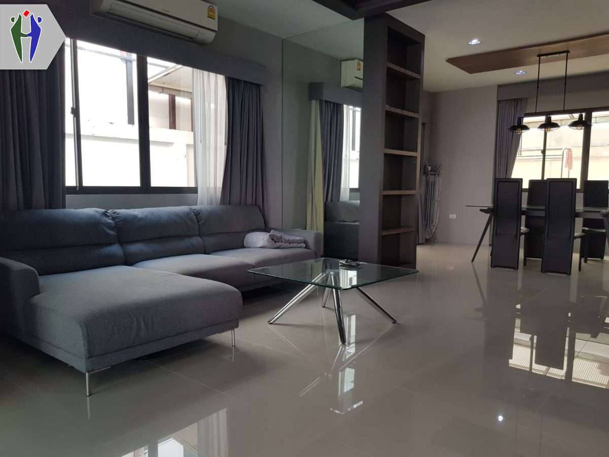 Two-story house for rent on Phatthanakan Road, Noen Phlab Wan. — photo 2