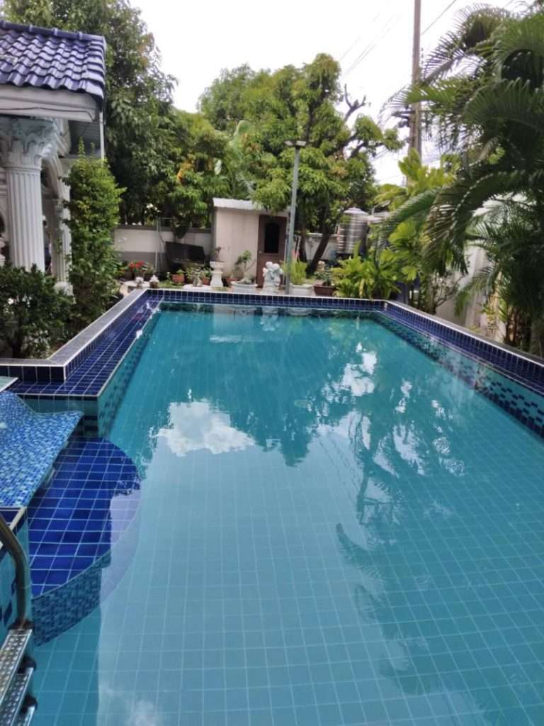 Selling Single House private Pool and nice vintage House near Lotus Pattanakarn shoppping ,bigger area ขายบ้านเดี่ยว พัฒนาการ สวนหลวง-ประเวศ