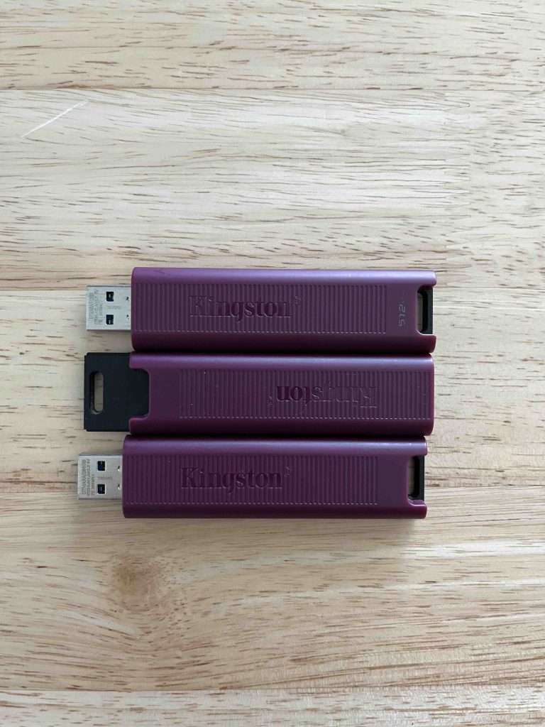 SSD USB Type A Flash Drive 256GB I 512GB