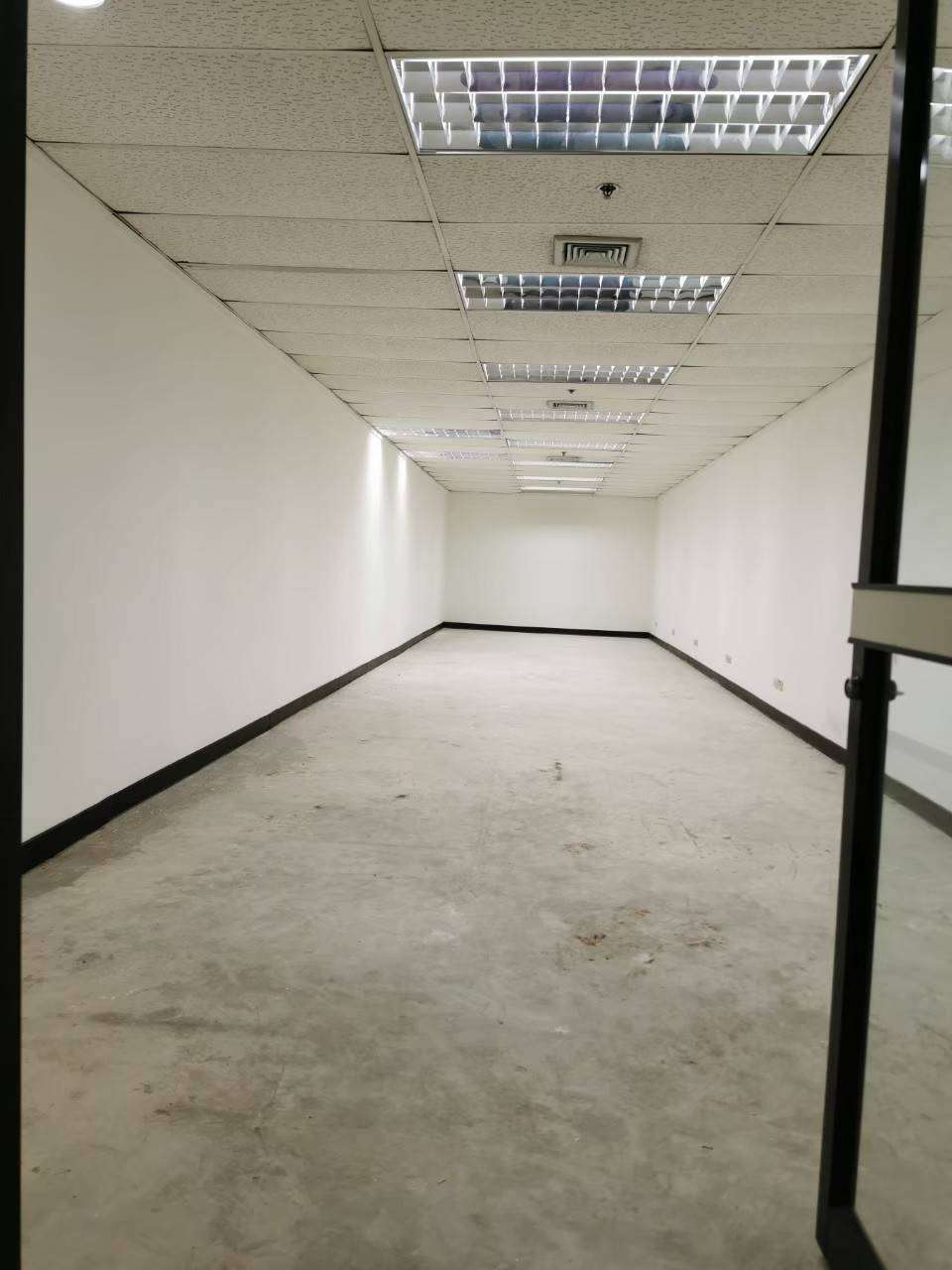 FOR RENT AND SALE  SPACEC FOR OFFICE AND  TRADE AT BANG RAK ขายและให้เช่าพื้นที่