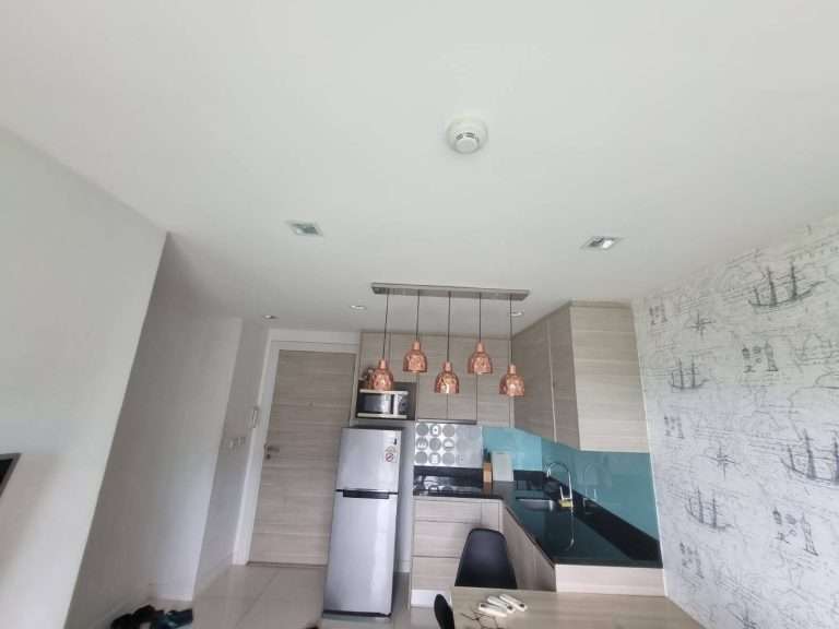 NICE CONDO BIG ROOM FOR SALE FREE FULLY FURNISHED WITH POOL AND NEAR BEACH ขายคอนโดใกล้ทะเล นาจอมเทียน ฟรีเฟอร์