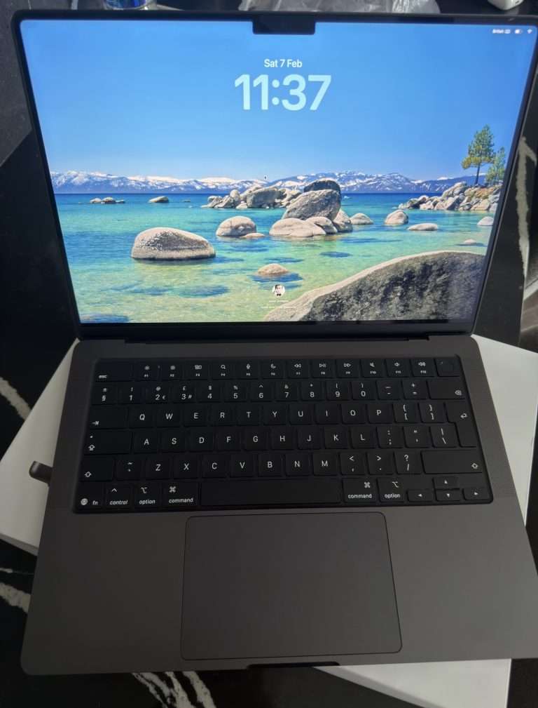 Apple MacBook Pro 14-inch (2024) M4, 1TB SSD, 16GB RAM, Space Black