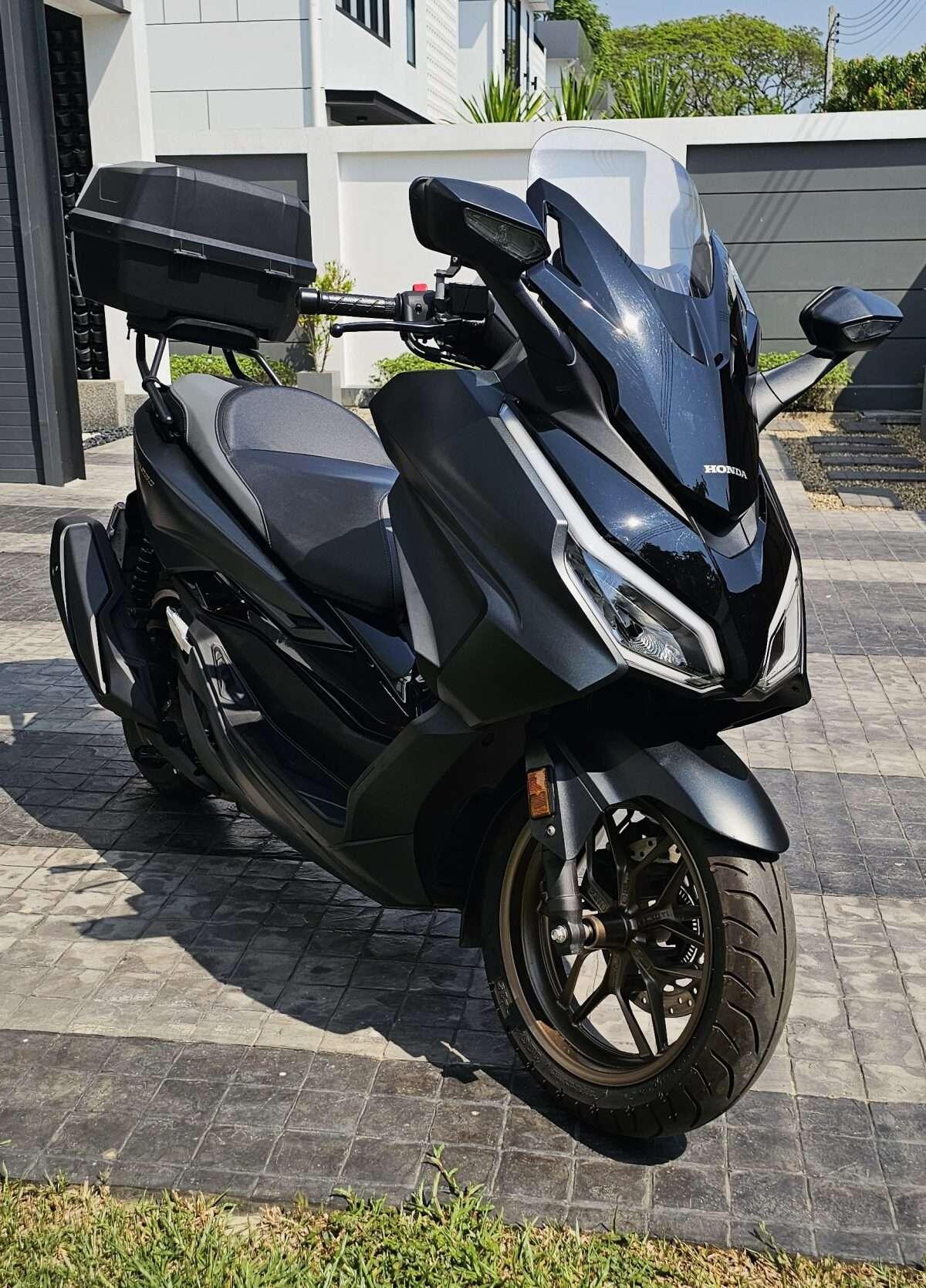 Like new Honda Forza 350 — photo 3
