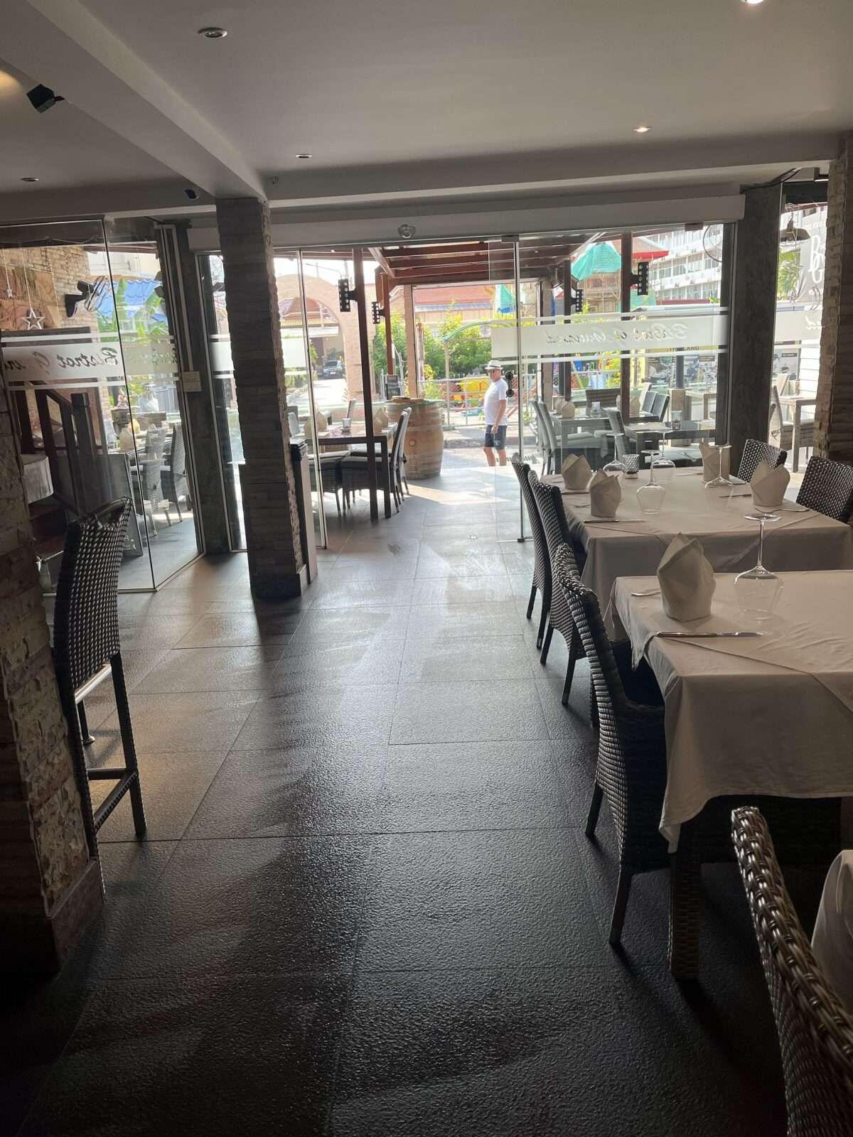 Restaurant for sale in the historic center of Hua Hin. — photo 3