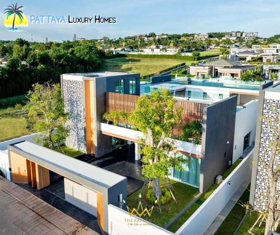 Luxury Mansion in Pattaya in Upscale Community
