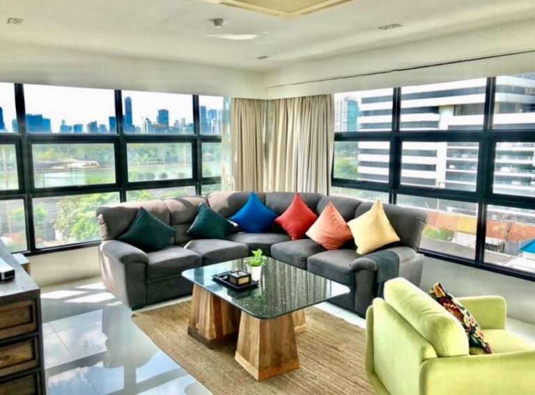 Rent 2 beds 3 baths ,nd floor 7 from 7 storey of building Downtown Asoke Sukhumvit soi 16