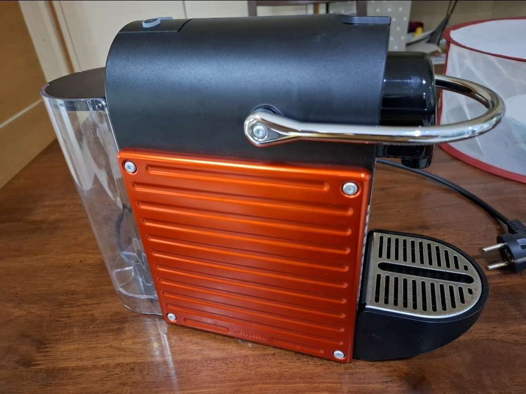 Nespresso Pixie Coffee maker