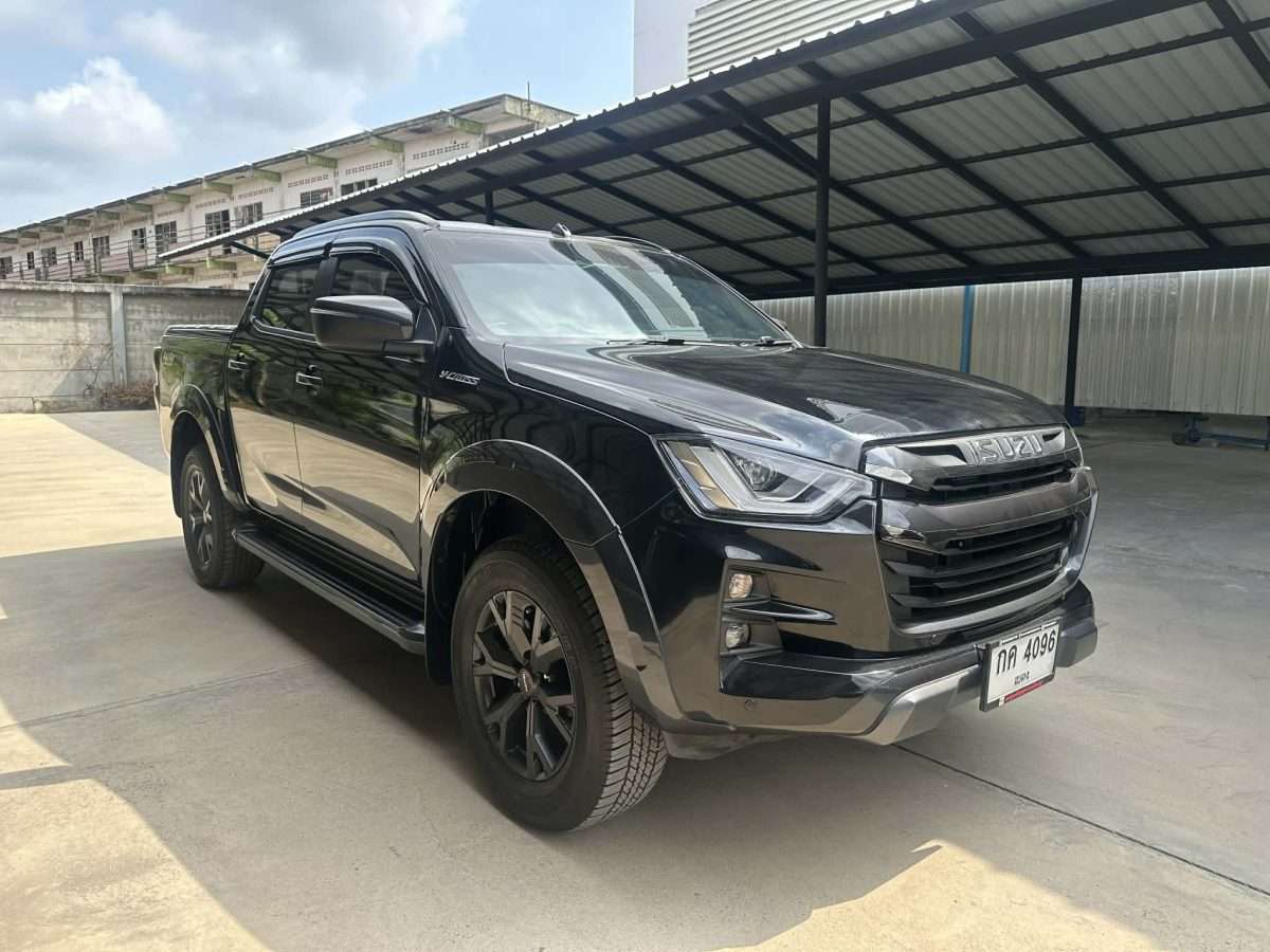 2023 Isuzu V-Cross 3.0 4×4 Aut. M-spec 4-Door Double cab (Top Model) -17.000km- Pristine condition — photo 2