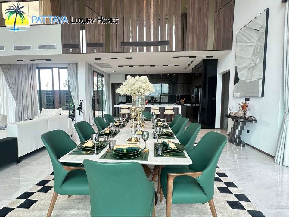 551670628 812591141238457 2397140379504849600 n