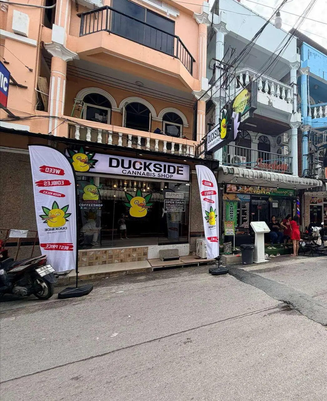 Cannabis shop in Patong beach, beachfront road! — photo 2
