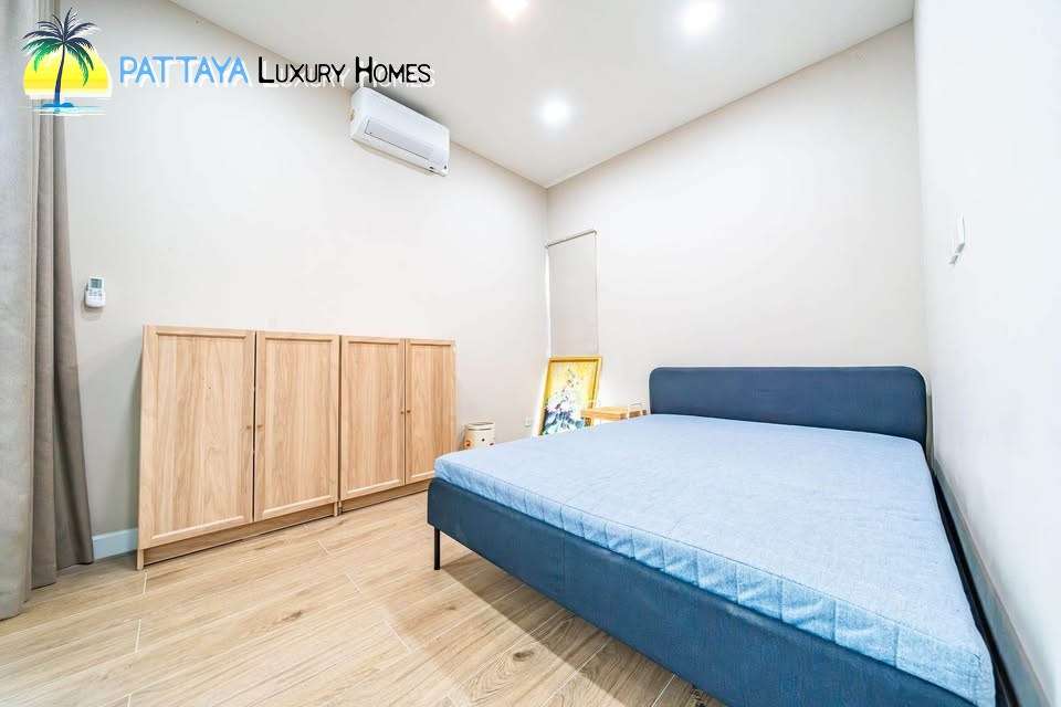 13 5mb pool villa mabprachan 4bed 3baht (18)