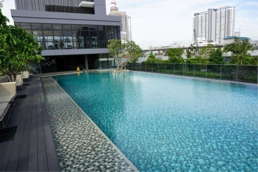 Condo for sale and Rent  The Stage Taopoon  18th floor north-facing balcony with pool view at Bang Sue Bangkok
