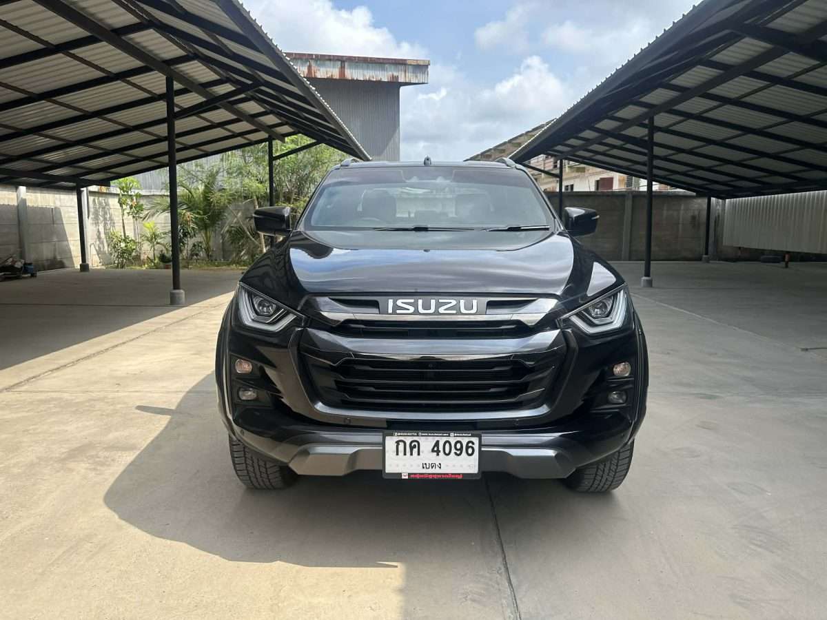 2023 Isuzu V-Cross 3.0 4×4 Aut. M-spec 4-Door Double cab (Top Model) -17.000km- Pristine condition — photo 3