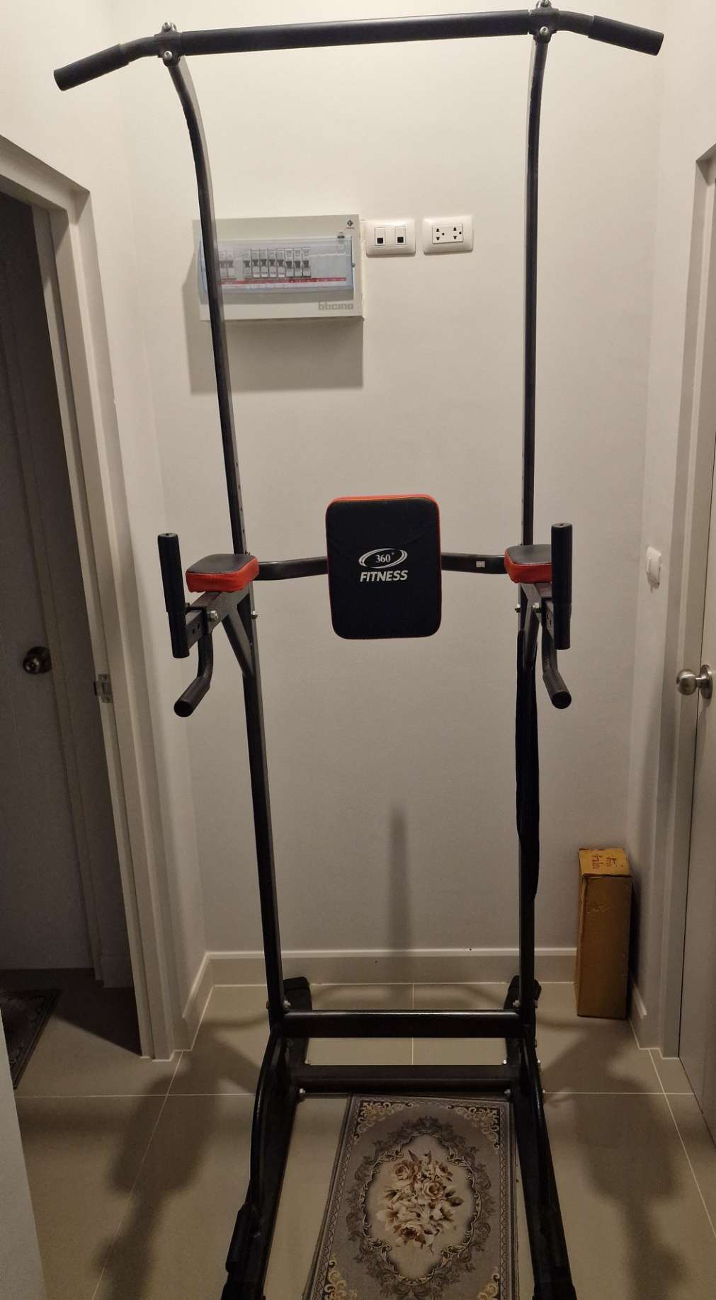 home gym power tower + set dumbbells