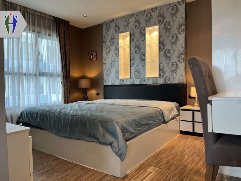 Condo Corner unit, Corner room, Beautiful room, city view and pool view