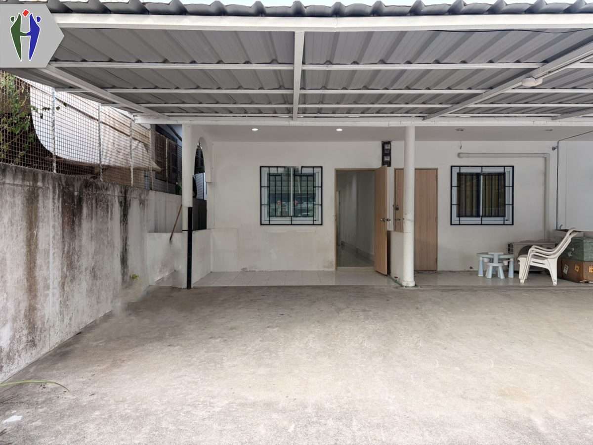 House for rent Close to Jomtien Beach. 8000 baht Corner unit