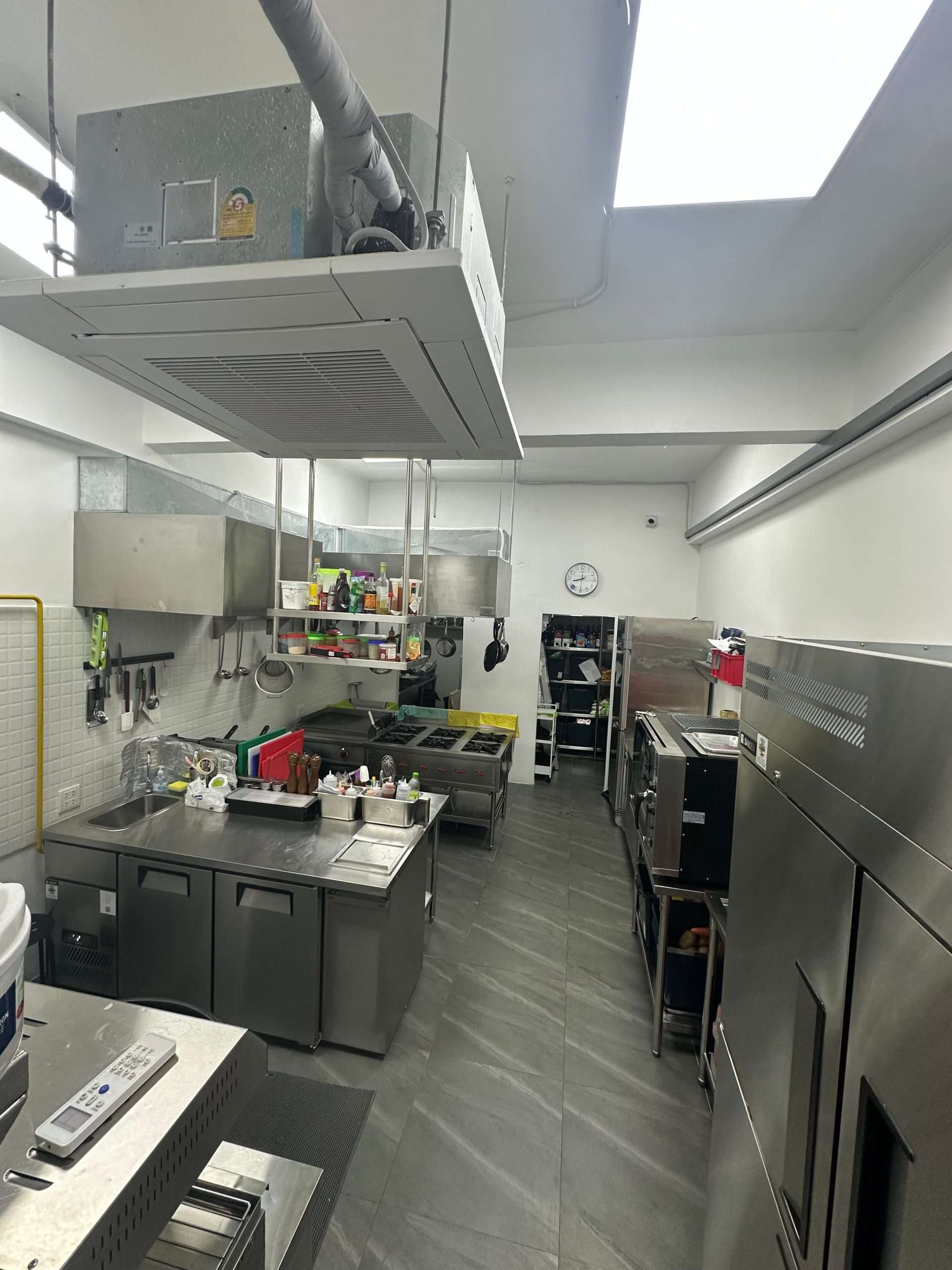 Fully furnished kitchen