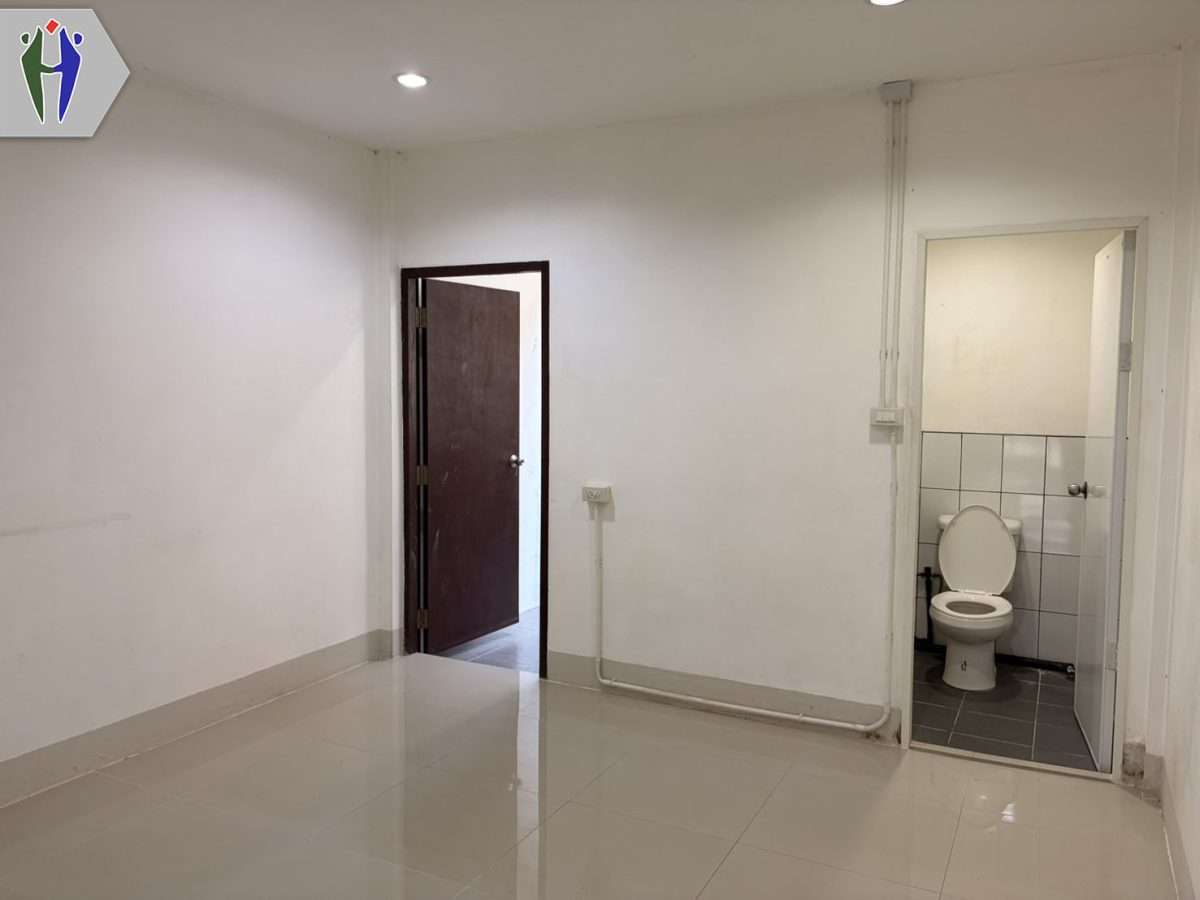 House for rent Close to Jomtien Beach. 8000 baht Corner unit — photo 3