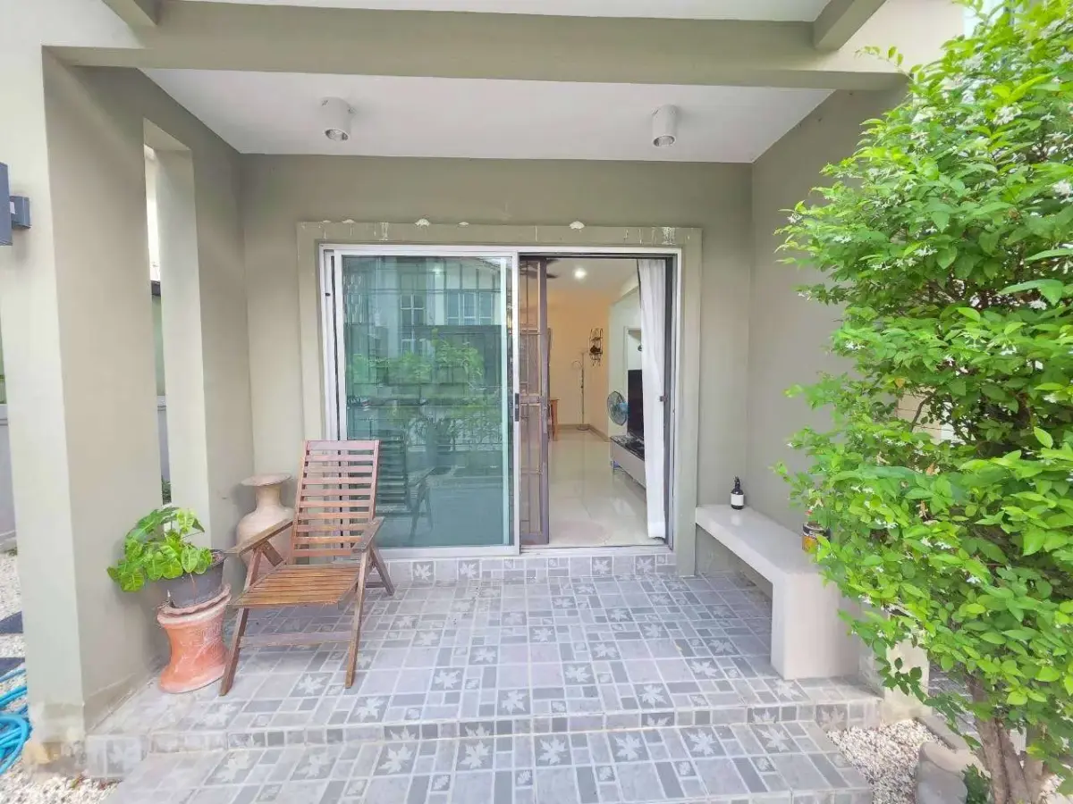 Recently Renovated 3 Bedroom / 2 Bathroom House With Garden For Rent — photo 2