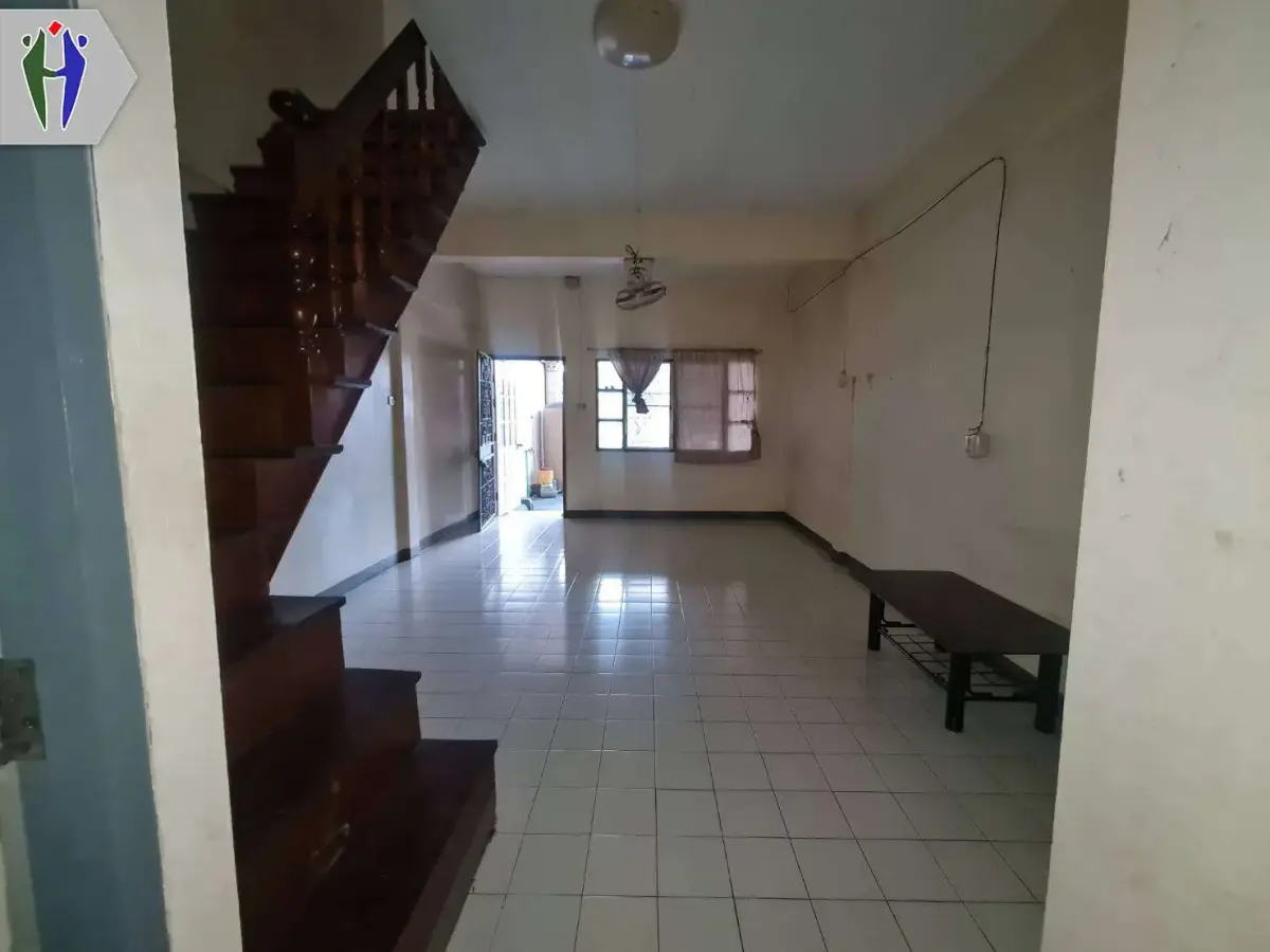 Townhouse on Soi Nen Plab Wan for rent 9,000 baht — photo 3