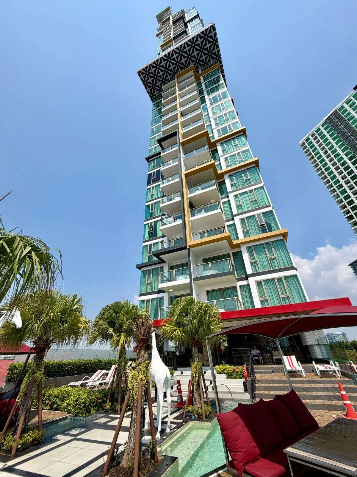 Modern 1-Bedroom Condo for Rent at Riviera Ocean Drive High Floor, Brand New Unit in Jomtien — photo 2