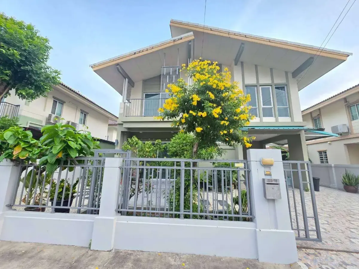 Recently Renovated 3 Bedroom / 2 Bathroom House With Garden For Rent — photo 1