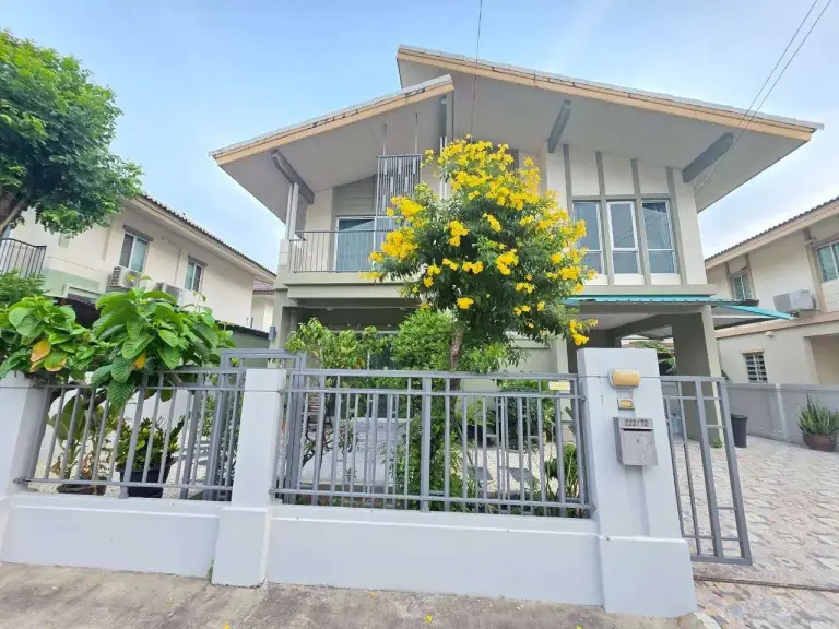 Recently Renovated 3 Bedroom / 2 Bathroom House With Garden For Rent