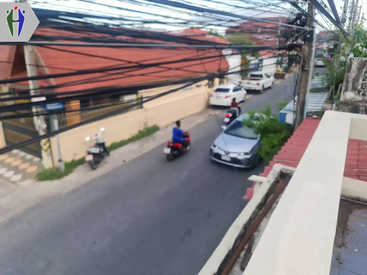 Townhouse on Soi Nen Plab Wan for rent 9,000 baht — photo 2
