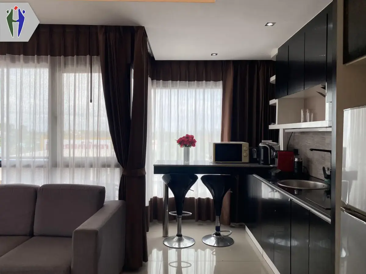 Condo 51 sqm Corner unit, High Floor for Rent Close to South Pattaya. — photo 2