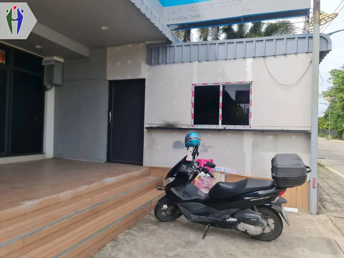 Commercial building, 2 units, for rent 25,000 baht. — photo 2