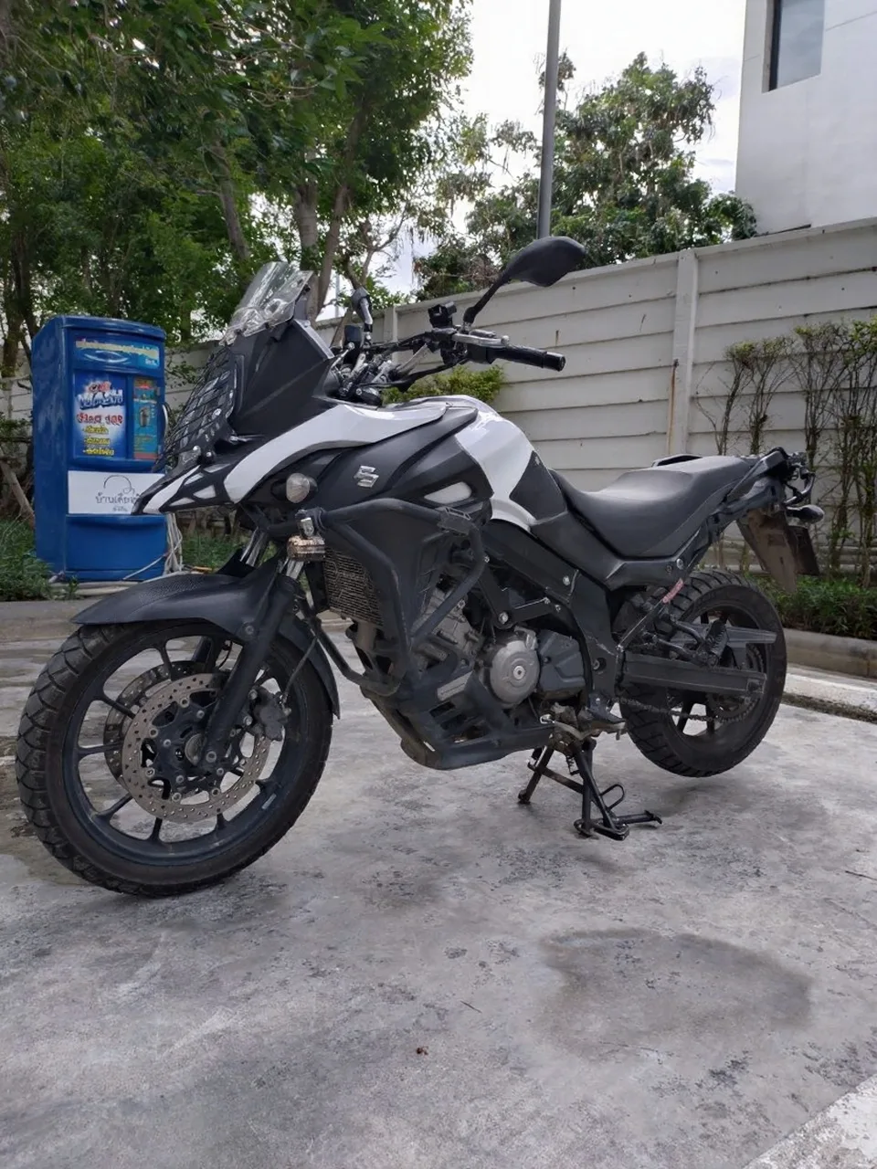 Suzuki V-Strom 650 — photo 1