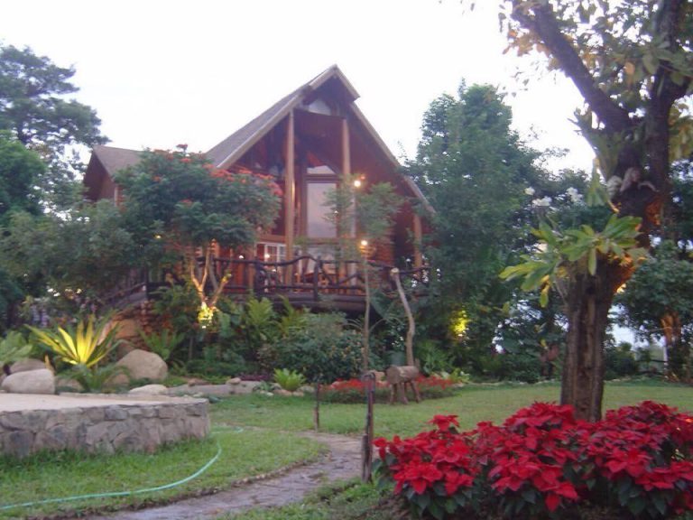 Sale Boutique Resort adpat Nice Wooden House with fully Facities   The Boutique Hotel &amp; Resturant on sale very very special price now in Chiangmai