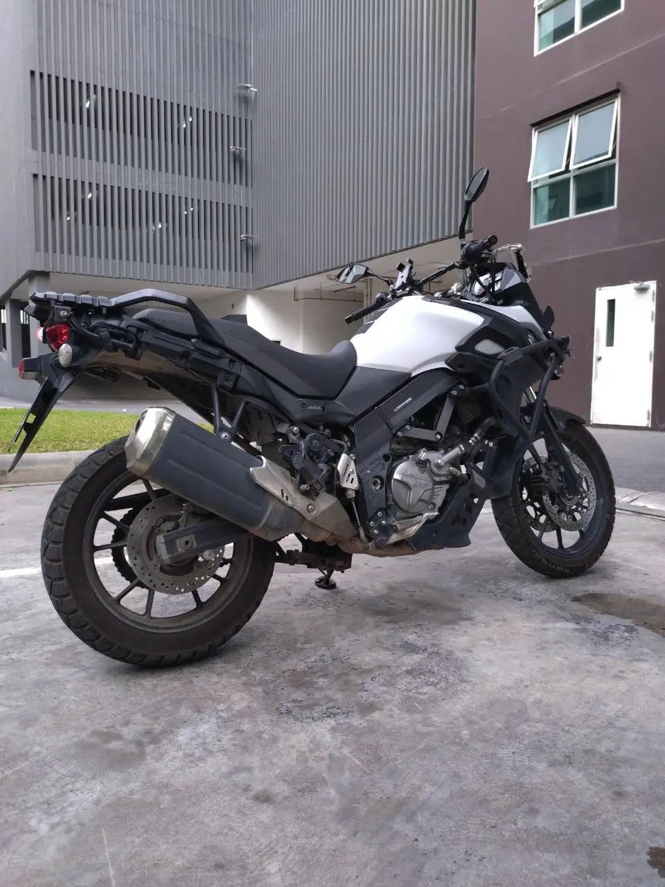 Suzuki V-Strom 650 — photo 3
