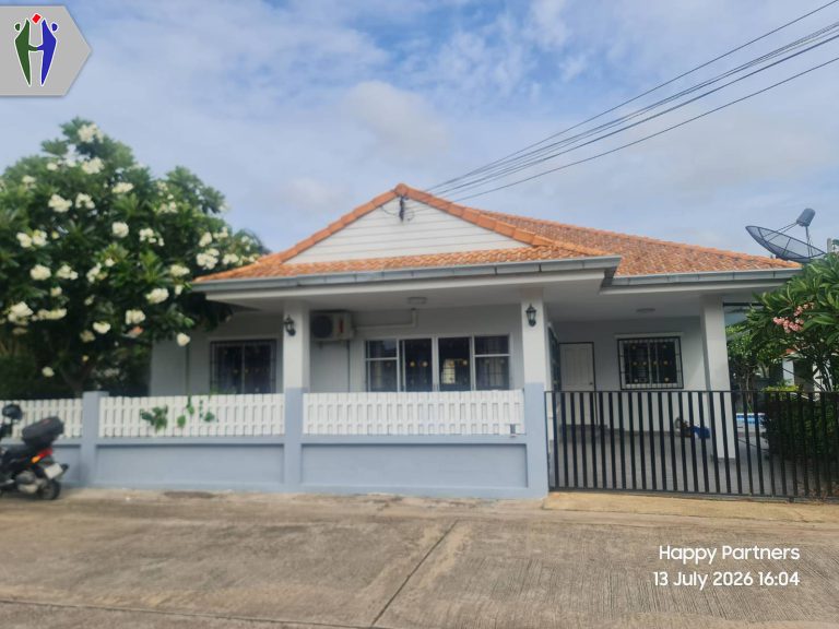 Single house for rent in Soi LabLae, with pool