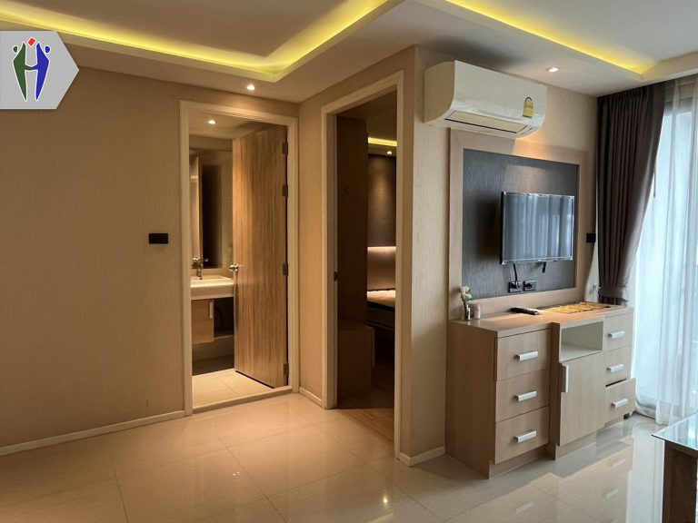 For rent Estanan Condo Pratumnak 11,000 baht