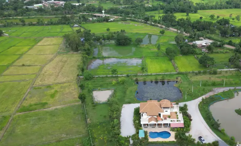 Unique lifestyle property for sale in Udon Thani near the Red Lotus Lake