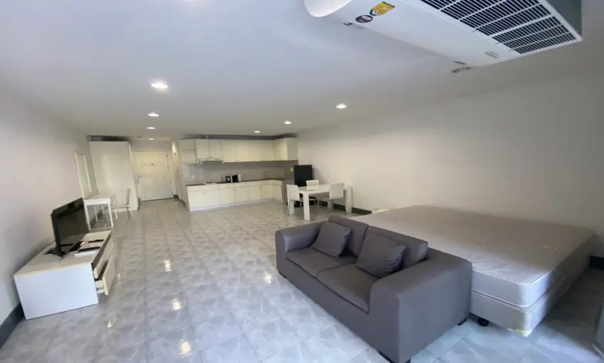 For Sale: Studio Condo at Bangna Complex, Bangkok