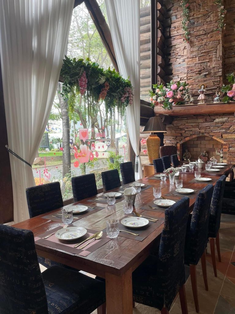 Sale Boutique Resort adpat Nice Wooden House with fully Facities in Sankhamhaneg Chiang Mai  The Boutique Hotel &amp; Resturant on sale very very special price now in Chiangmai