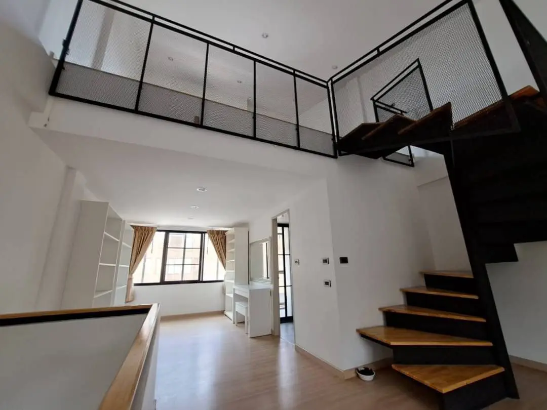Spacious 3 and Half Storey  Furnished Townhome in Loft Modern Style , 3 Bed 3 Bath for RENT on Chaengwattana  District. — photo 2
