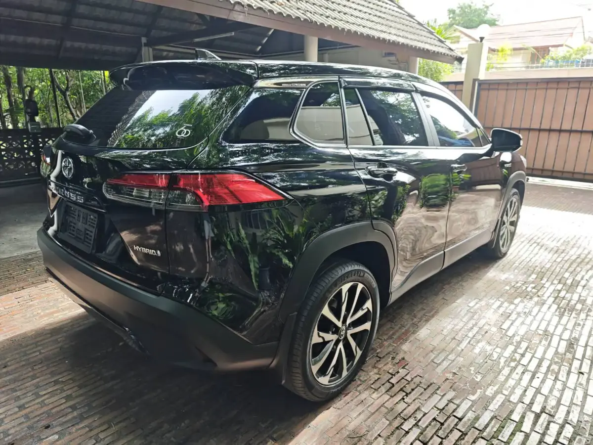 Toyota Corolla Cross 1.8 Hybrid Premium Owner Sale — photo 3