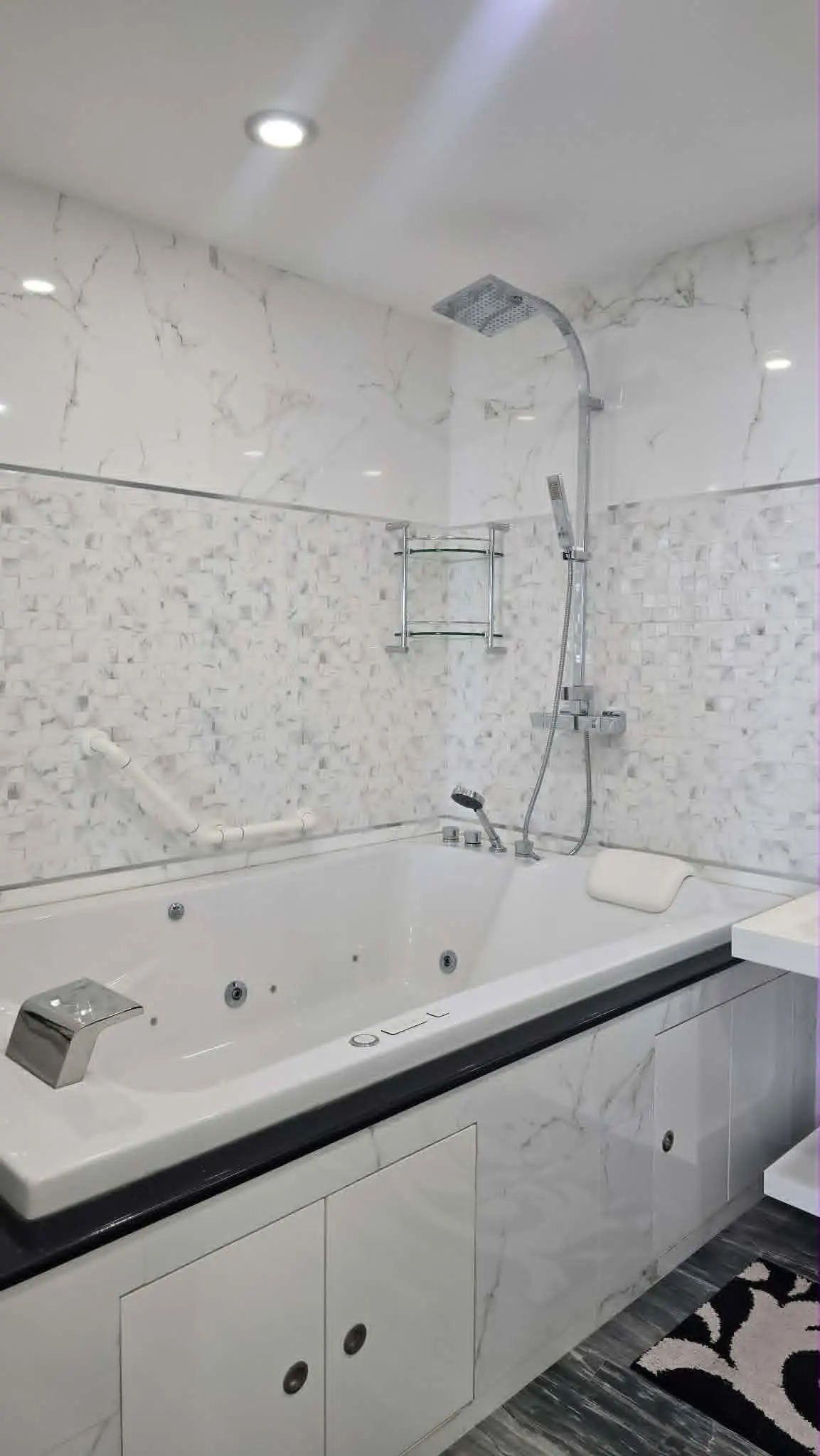 Tropicana Condo — photo 3