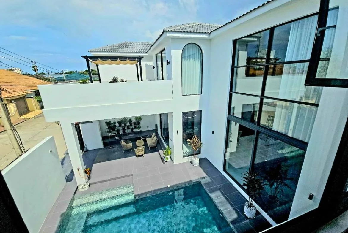 4-Bedroom Pool Villa for Sale in Jomtien – Jomtien Condotel — photo 1
