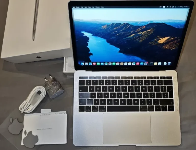 Apple MacBook Pro 13 8Gb / 256Gb