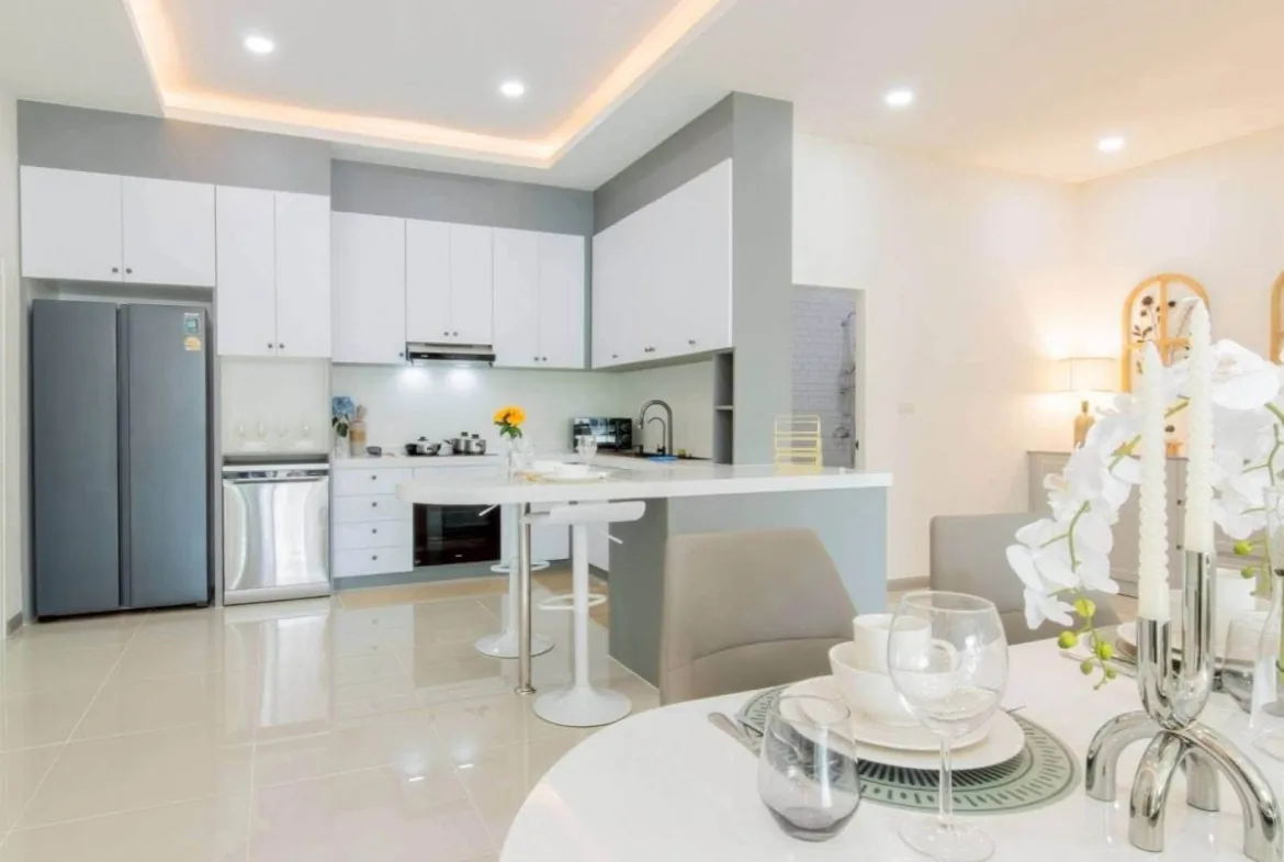 3-Bedroom Pool Villa for Sale in Mabprachan Lake — photo 2