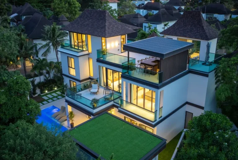 7-Bedroom Pool Villa for Sale in Jomtien