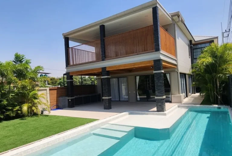 5-Bedroom Pool Villa for Sale in Mabprachan Lake